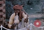 Standbild Snake Charmer Indien, 1956, aus Sekunde 62 historischem Filmmaterial Videoclip 65675043054