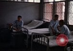 Standbild Drogenabhängiger Patienten Bangkok Thailand, 1980, aus Sekunde 27 historischem Filmmaterial Videoclip 65675043056