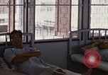 Standbild Drogenabhängiger Patienten Bangkok Thailand, 1980, aus Sekunde 32 historischem Filmmaterial Videoclip 65675043056