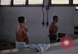 Standbild Drogenabhängiger Patienten Bangkok Thailand, 1980, aus Sekunde 61 historischem Filmmaterial Videoclip 65675043056