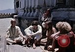 Standbild Gruppe von Hippies in Nepal Kathmandu Nepal, 1969, aus Sekunde 44 historischem Filmmaterial Videoclip 65675043057