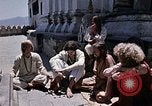 Standbild Gruppe von Hippies in Nepal Kathmandu Nepal, 1969, aus Sekunde 46 historischem Filmmaterial Videoclip 65675043057