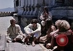 Standbild Gruppe von Hippies in Nepal Kathmandu Nepal, 1969, aus Sekunde 51 historischem Filmmaterial Videoclip 65675043057