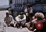 Standbild Gruppe von Hippies in Nepal Kathmandu Nepal, 1969, aus Sekunde 52 historischem Filmmaterial Videoclip 65675043057