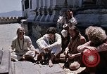 Standbild Gruppe von Hippies in Nepal Kathmandu Nepal, 1969, aus Sekunde 58 historischem Filmmaterial Videoclip 65675043057
