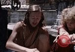 Standbild Gruppe von Hippies Kathmandu Nepal, 1969, aus Sekunde 9 historischem Filmmaterial Videoclip 65675043058