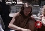 Standbild Gruppe von Hippies Kathmandu Nepal, 1969, aus Sekunde 10 historischem Filmmaterial Videoclip 65675043058