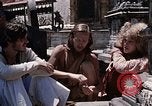 Standbild Gruppe von Hippies Kathmandu Nepal, 1969, aus Sekunde 36 historischem Filmmaterial Videoclip 65675043058