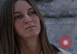 Standbild Gruppe von Hippies Kathmandu Nepal, 1969, aus Sekunde 41 historischem Filmmaterial Videoclip 65675043058