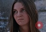 Standbild Gruppe von Hippies Kathmandu Nepal, 1969, aus Sekunde 44 historischem Filmmaterial Videoclip 65675043058