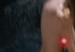 Standbild Gruppe von Hippies Kathmandu Nepal, 1969, aus Sekunde 54 historischem Filmmaterial Videoclip 65675043058