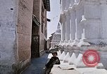 Standbild Swayambhunath Kathmandu Hill in den 1960er Jahren Kathmandu Nepal, 1969, aus Sekunde 34 historischem Filmmaterial Videoclip 65675043059
