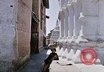 Standbild Swayambhunath Kathmandu Hill in den 1960er Jahren Kathmandu Nepal, 1969, aus Sekunde 37 historischem Filmmaterial Videoclip 65675043059