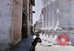 Standbild Swayambhunath Kathmandu Hill in den 1960er Jahren Kathmandu Nepal, 1969, aus Sekunde 38 historischem Filmmaterial Videoclip 65675043059