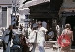 Standbild Gruppe von Hippies in Neapl Kathmandu Nepal, 1969, aus Sekunde 45 historischem Filmmaterial Videoclip 65675043060