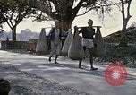 Standbild Gruppe von einheimischen Männern Kathmandu Nepal, 1969, aus Sekunde 4 historischem Filmmaterial Videoclip 65675043061