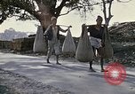 Standbild Gruppe von einheimischen Männern Kathmandu Nepal, 1969, aus Sekunde 5 historischem Filmmaterial Videoclip 65675043061