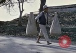 Standbild Gruppe von einheimischen Männern Kathmandu Nepal, 1969, aus Sekunde 9 historischem Filmmaterial Videoclip 65675043061
