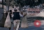 Standbild Gruppe von einheimischen Männern Kathmandu Nepal, 1969, aus Sekunde 14 historischem Filmmaterial Videoclip 65675043061
