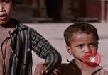 Standbild Gruppe von einheimischen Männern Kathmandu Nepal, 1969, aus Sekunde 24 historischem Filmmaterial Videoclip 65675043061