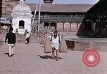 Standbild Gruppe von einheimischen Männern Kathmandu Nepal, 1969, aus Sekunde 33 historischem Filmmaterial Videoclip 65675043061