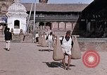Standbild Gruppe von einheimischen Männern Kathmandu Nepal, 1969, aus Sekunde 38 historischem Filmmaterial Videoclip 65675043061