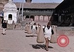 Standbild Gruppe von einheimischen Männern Kathmandu Nepal, 1969, aus Sekunde 39 historischem Filmmaterial Videoclip 65675043061