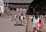 Standbild Gruppe von einheimischen Männern Kathmandu Nepal, 1969, aus Sekunde 43 historischem Filmmaterial Videoclip 65675043061