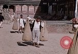 Standbild Gruppe von einheimischen Männern Kathmandu Nepal, 1969, aus Sekunde 47 historischem Filmmaterial Videoclip 65675043061