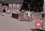 Standbild Gruppe von einheimischen Männern Kathmandu Nepal, 1969, aus Sekunde 51 historischem Filmmaterial Videoclip 65675043061