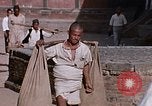 Standbild Gruppe von einheimischen Männern Kathmandu Nepal, 1969, aus Sekunde 54 historischem Filmmaterial Videoclip 65675043061