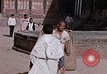 Standbild Gruppe von einheimischen Männern Kathmandu Nepal, 1969, aus Sekunde 57 historischem Filmmaterial Videoclip 65675043061