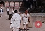 Standbild Gruppe von einheimischen Männern Kathmandu Nepal, 1969, aus Sekunde 58 historischem Filmmaterial Videoclip 65675043061