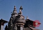 Standbild Kinder in Patan Durbar Square Kathmandu Nepal, 1969, aus Sekunde 10 historischem Filmmaterial Videoclip 65675043062