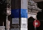 Standbild Kinder in Patan Durbar Square Kathmandu Nepal, 1969, aus Sekunde 27 historischem Filmmaterial Videoclip 65675043062
