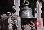 Standbild Kinder in Patan Durbar Square Kathmandu Nepal, 1969, aus Sekunde 37 historischem Filmmaterial Videoclip 65675043062