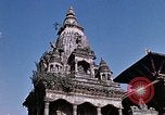 Standbild Kinder in Patan Durbar Square Kathmandu Nepal, 1969, aus Sekunde 59 historischem Filmmaterial Videoclip 65675043062