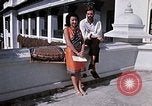 Standbild Frau spricht über Mikrofon Kathmandu Nepal, 1969, aus Sekunde 33 historischem Filmmaterial Videoclip 65675043064