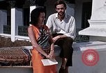 Standbild Frau spricht über Mikrofon Kathmandu Nepal, 1969, aus Sekunde 40 historischem Filmmaterial Videoclip 65675043064
