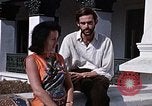 Standbild Frau spricht über Mikrofon Kathmandu Nepal, 1969, aus Sekunde 43 historischem Filmmaterial Videoclip 65675043064