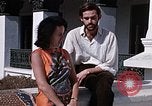 Standbild Frau spricht über Mikrofon Kathmandu Nepal, 1969, aus Sekunde 62 historischem Filmmaterial Videoclip 65675043064
