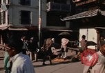 Immagine di Popolo nepalese per le strade di Kathmandu Kathmandu in Nepal, 1970, secondo 19 filmato di repertorio 65675043072
