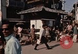 Immagine di Popolo nepalese per le strade di Kathmandu Kathmandu in Nepal, 1970, secondo 21 filmato di repertorio 65675043072