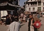 Immagine di Popolo nepalese per le strade di Kathmandu Kathmandu in Nepal, 1970, secondo 25 filmato di repertorio 65675043072