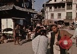 Immagine di Popolo nepalese per le strade di Kathmandu Kathmandu in Nepal, 1970, secondo 26 filmato di repertorio 65675043072