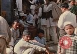 Immagine di Popolo nepalese per le strade di Kathmandu Kathmandu in Nepal, 1970, secondo 27 filmato di repertorio 65675043072