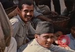 Immagine di Popolo nepalese per le strade di Kathmandu Kathmandu in Nepal, 1970, secondo 32 filmato di repertorio 65675043072