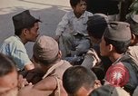 Immagine di Popolo nepalese per le strade di Kathmandu Kathmandu in Nepal, 1970, secondo 44 filmato di repertorio 65675043072