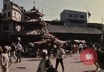 Immagine di Popolo nepalese per le strade di Kathmandu Kathmandu in Nepal, 1970, secondo 59 filmato di repertorio 65675043072