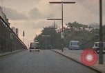 Standbild Flughafen London Heathrow London England Vereinigtes Königreich, 1965, aus Sekunde 25 historischem Filmmaterial Videoclip 65675043073
